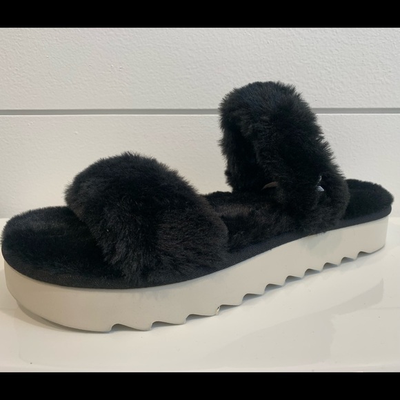 𝅺koolaburra BY UGG NEW WOMEN’S FUZZ-ON‎ SLIDE SANDALS SLIPPERS BLACK. - Picture 2 of 7